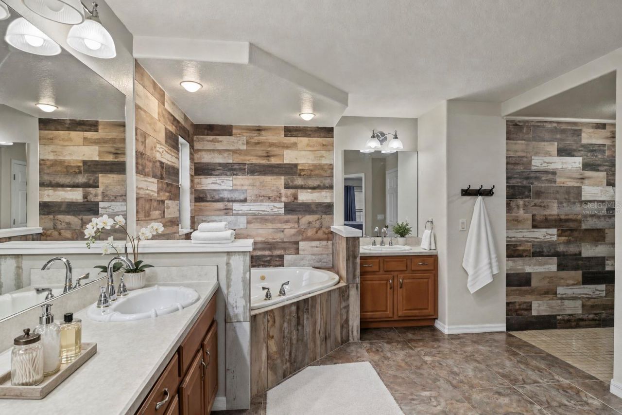 22808 State Road 19 , Howey in the Hills, FL 34737 Photo