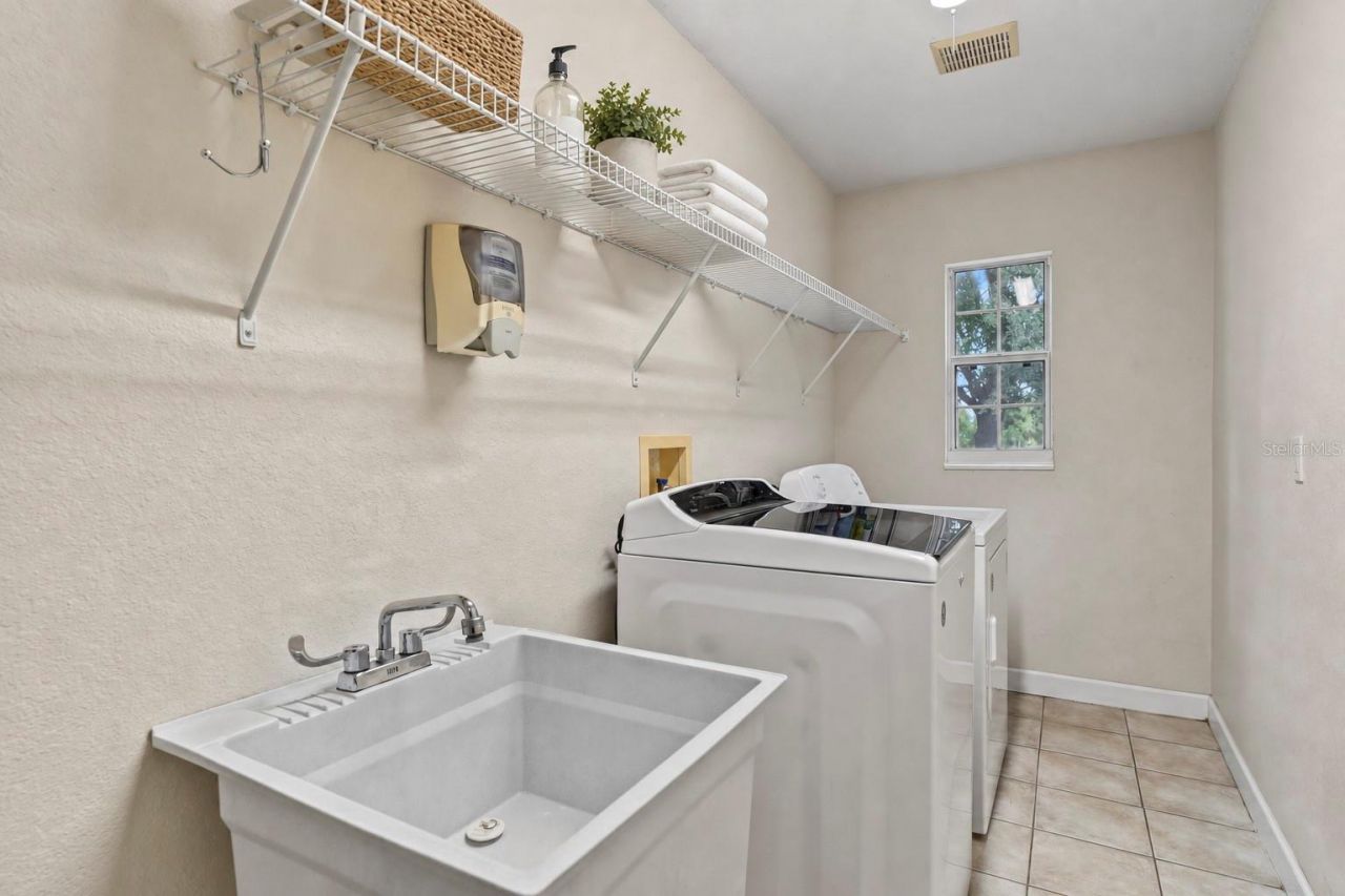 22808 State Road 19 , Howey in the Hills, FL 34737 Photo