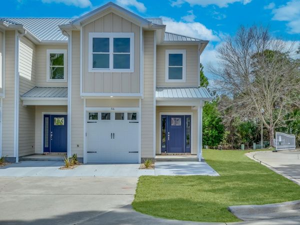 716 Eagles Way , Carrabelle, FL