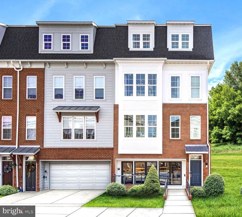 2521 FARMSTEAD DRIVE , ROCKVILLE, MD 20850