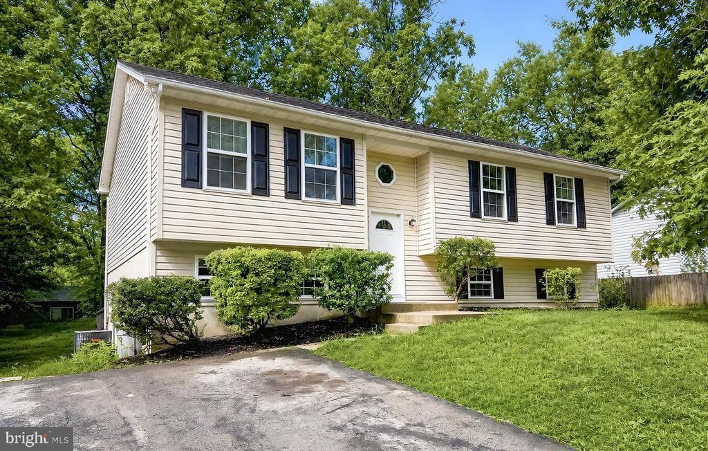 673 RUNNING FOX ROAD , LUSBY, MD 20657
