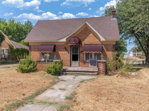 1402 S 19th Street, Chickasha, OK 73018