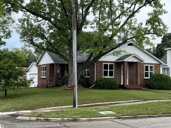 701 Harris Street N, Mt Pleasant, MI 48858