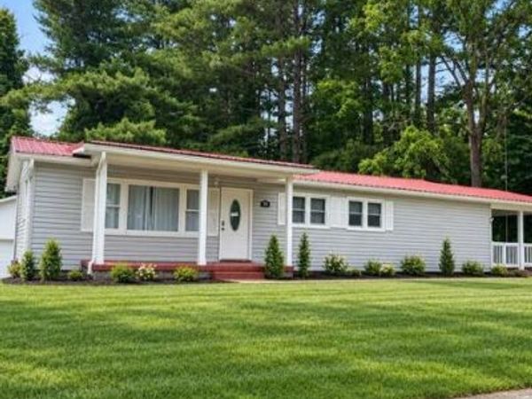 93 Valley View Circle , Waynesville, NC 28786