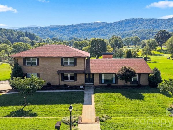 2796 Lakeview Drive, Lenoir, NC 28645