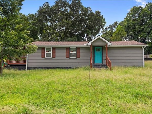 16 Robin Road , Austell, GA 30168