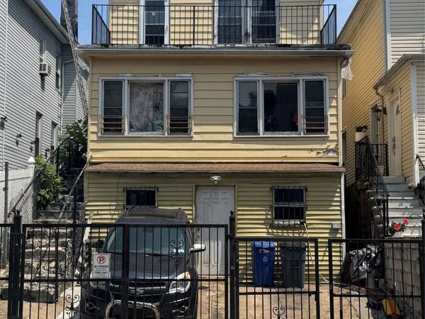 1914 Hennessy Place , Bronx, NY 10453