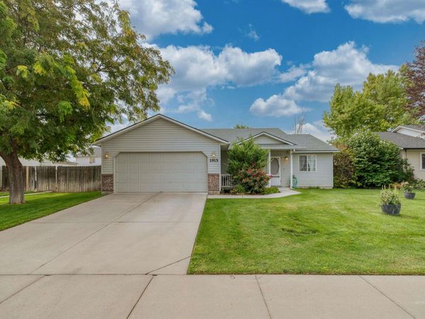 1915 W Mountain Pointe Ave, Nampa, ID 83651