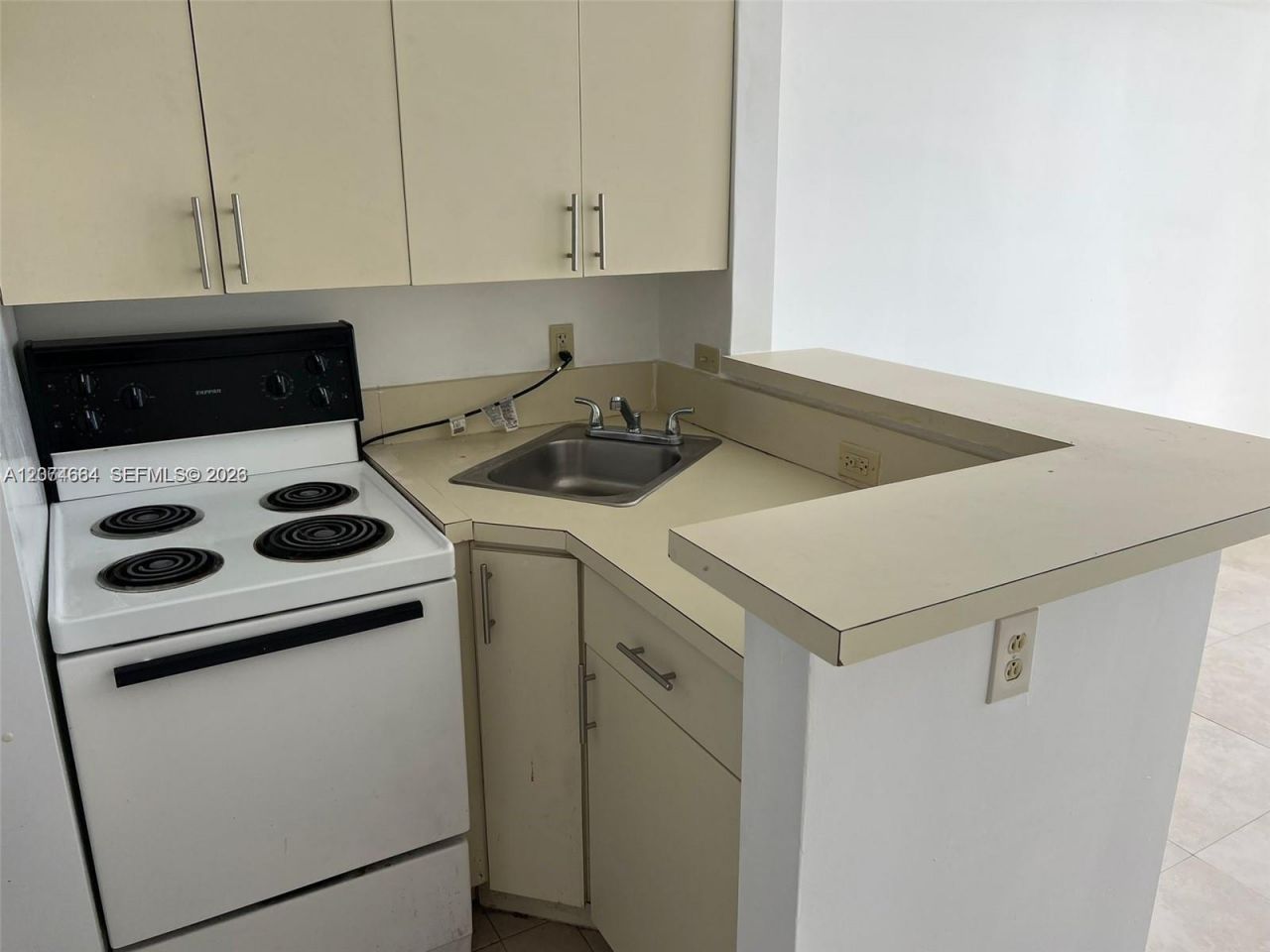 450 SW 3rd St , Unit 15, Miami, FL 33130 Photo