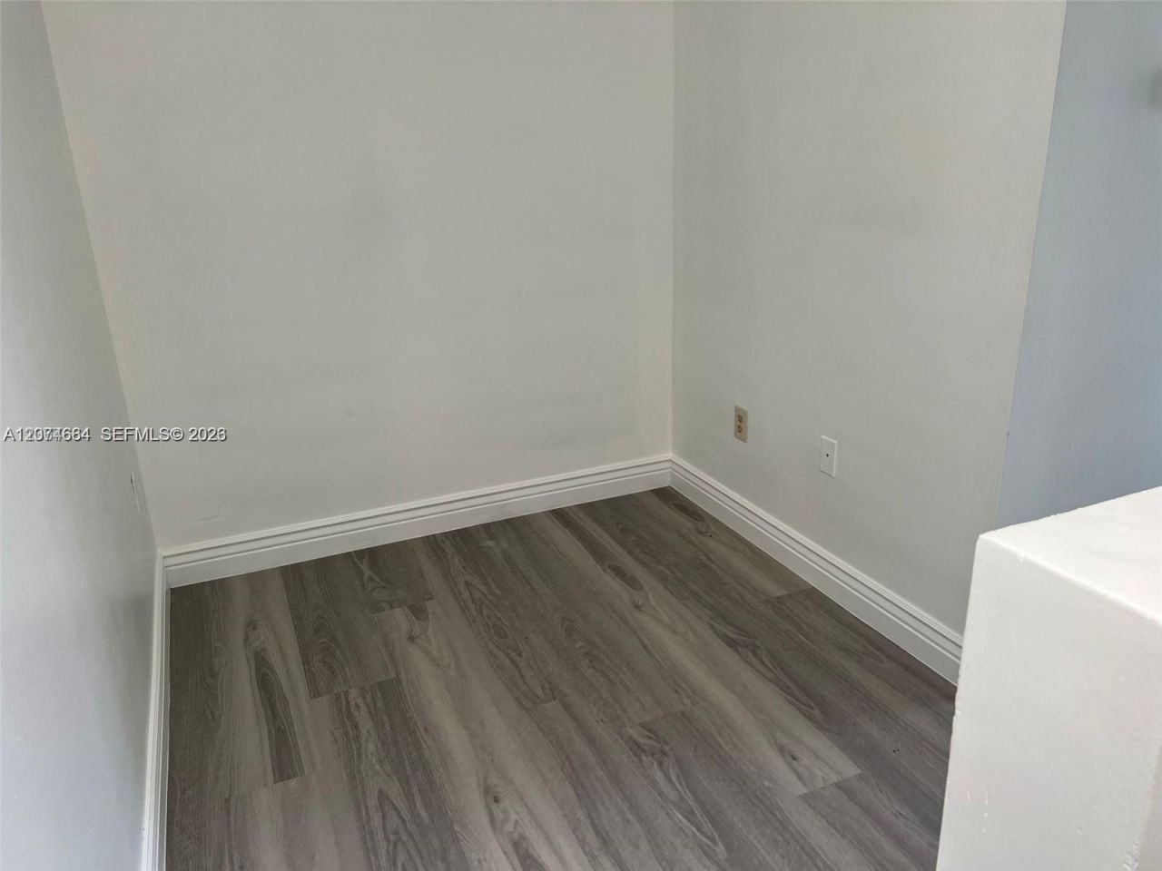 450 SW 3rd St , Unit 15, Miami, FL 33130 Photo