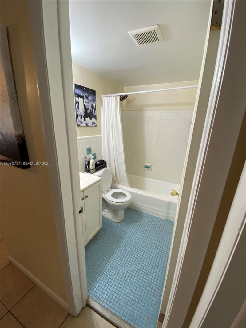 5910 NE 18th Ave , Unit 3, Fort Lauderdale, FL 33334 Photo