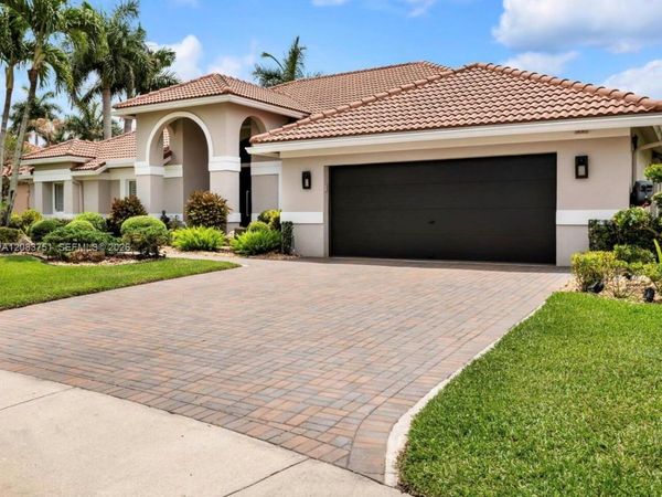 1165 Manor Ct, Weston, FL 33326