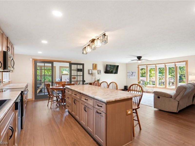 1700 Deerwood Circle SE, East Sparta, OH 44626 Photo 9