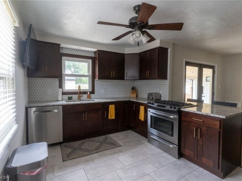 2326 Stanford Drive, Wickliffe, OH 44092 Photo 11