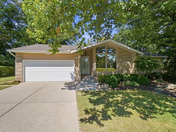 2224 Berry Hill Drive, Grove City, OH 43123