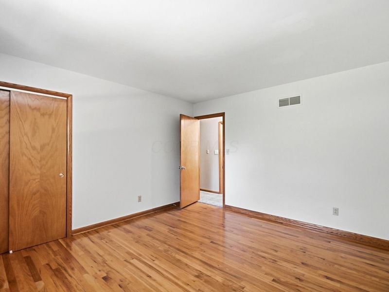 2224 Berry Hill Drive, Grove City, OH 43123 Photo 29