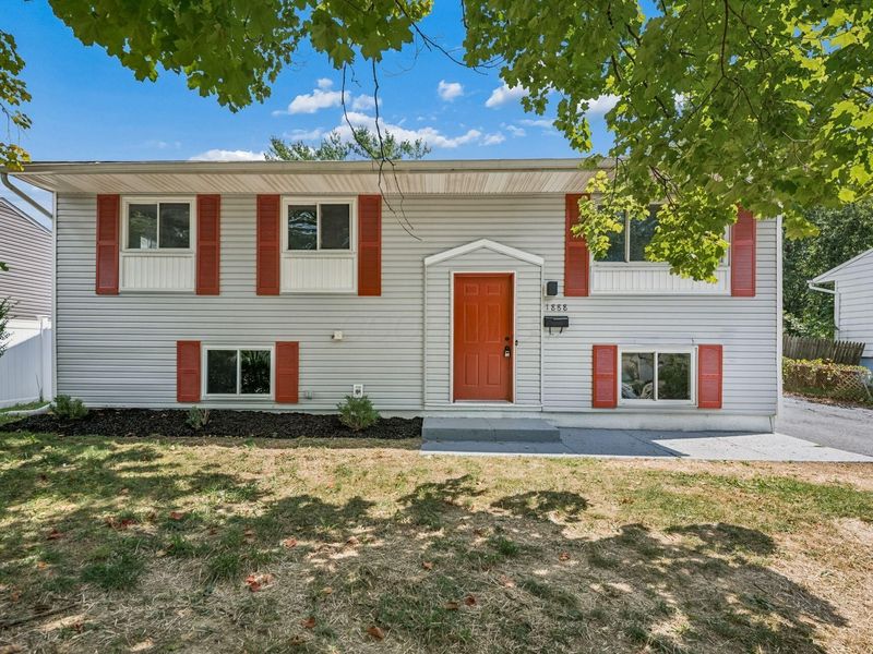 1888 Woodcrest Road, Columbus, OH 43232 Photo 2