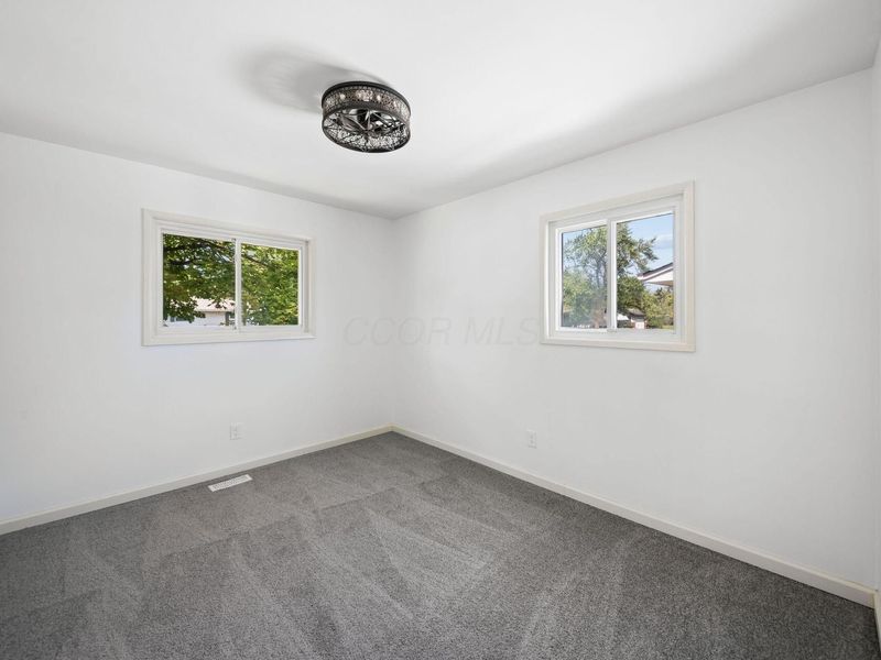 1888 Woodcrest Road, Columbus, OH 43232 Photo 37