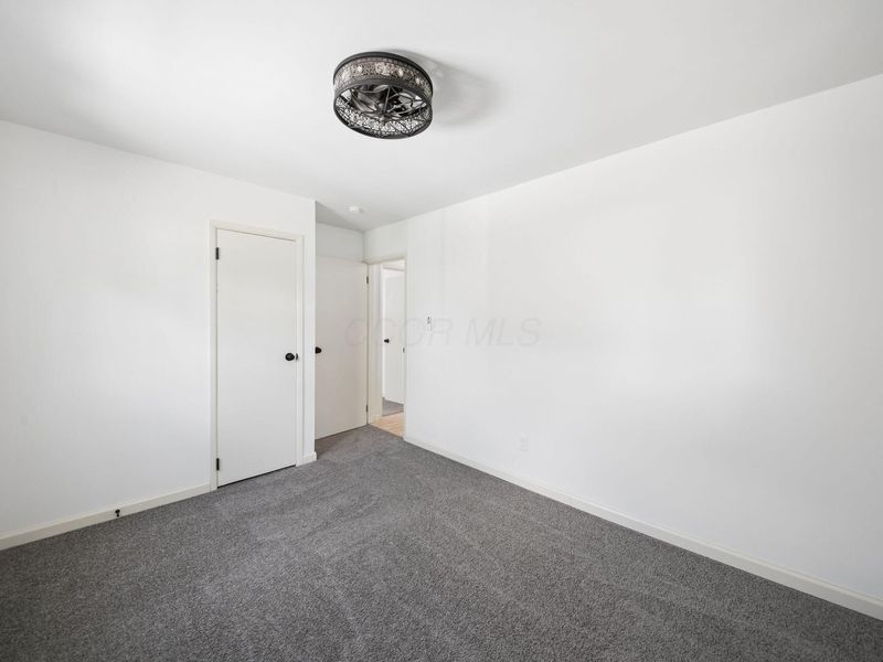 1888 Woodcrest Road, Columbus, OH 43232 Photo 38