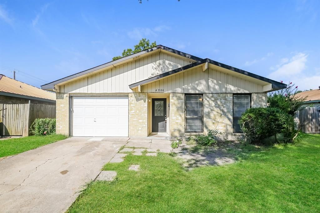 4906 Stagecoach Lane, Garland, TX 75043 Main Photo