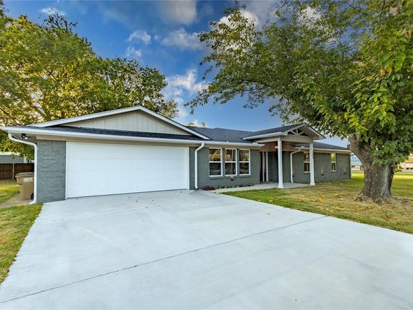 128 N Osborn Street , Alba, TX 75410