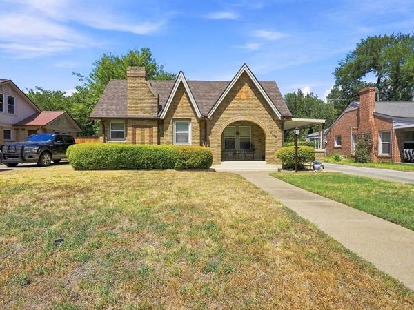 2215 Primrose Avenue, Fort Worth, TX 76111
