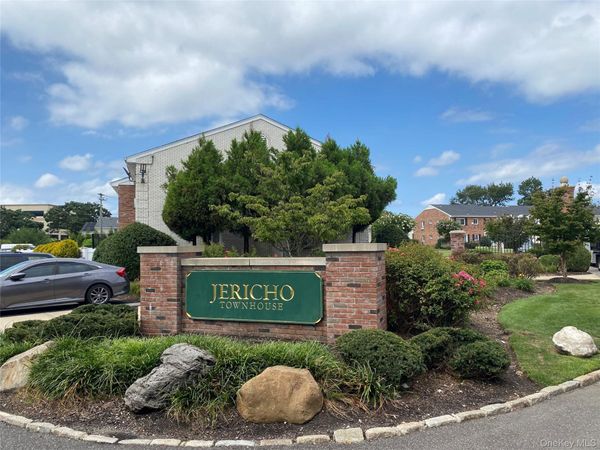 448 Dawson Lane , Jericho, NY 11753