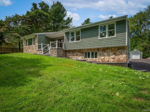 40 Lakeside Drive, Centerport, NY 11721