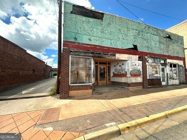 114/118 S State Street, Lyons, GA 30436