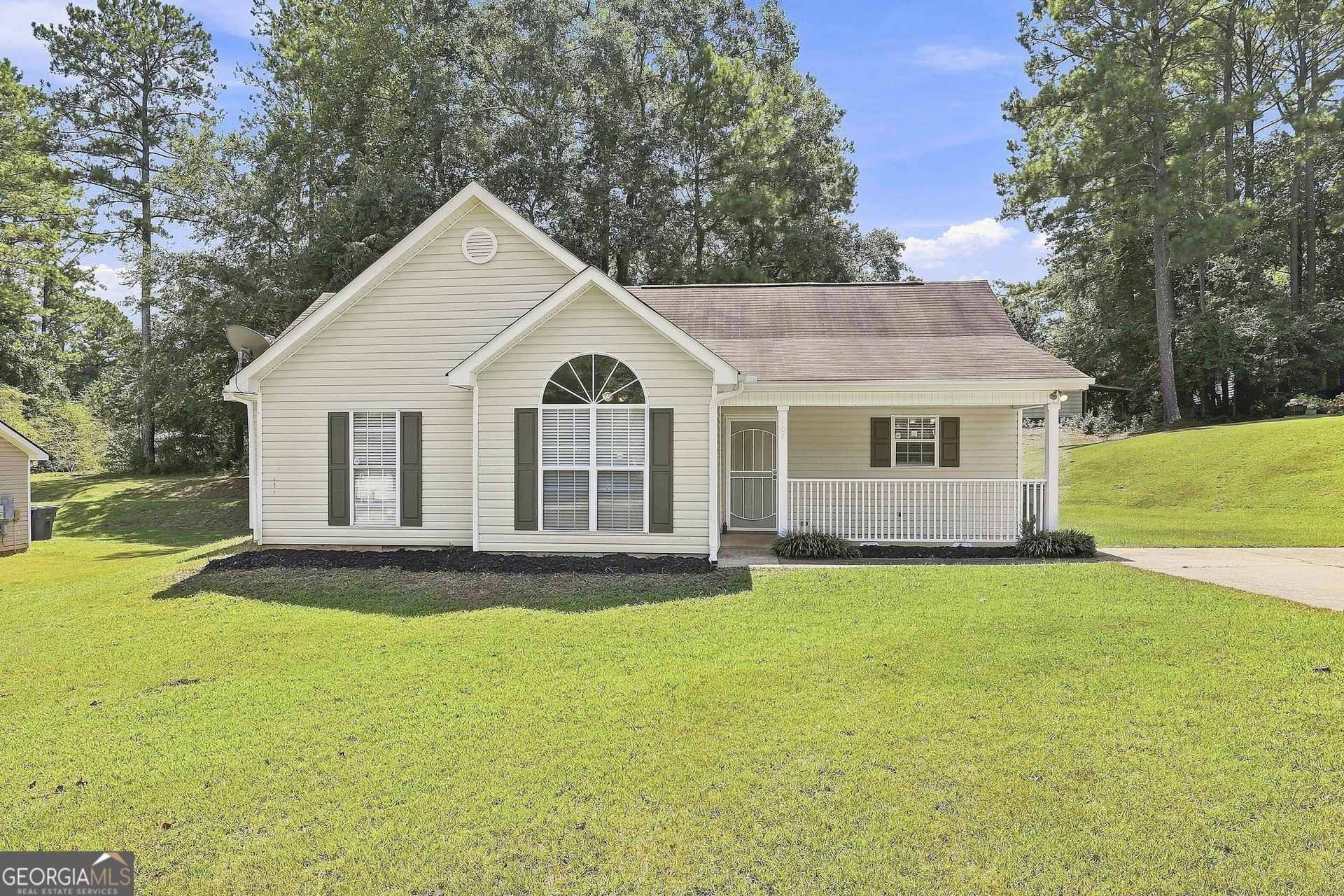 104 Ridgefield Circle, Lagrange, GA 30241 Main Photo