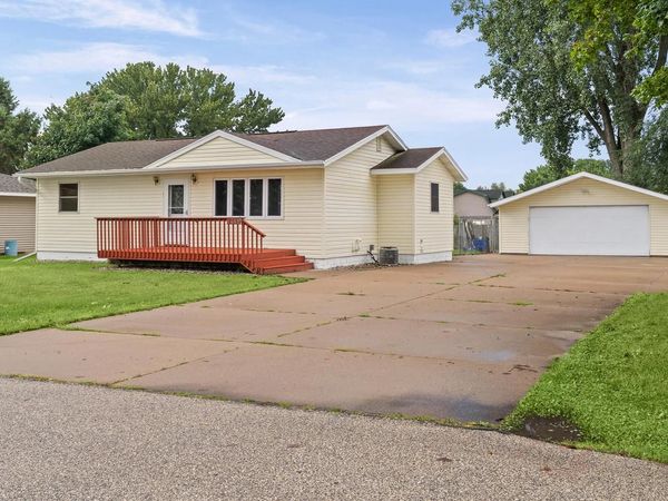 2531 Island Park ROAD, La Crosse, WI 54603