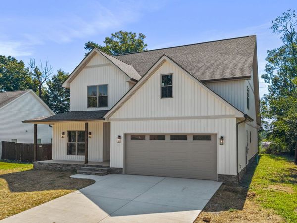 502 Hillside Ln , Lenoir City, TN 37771