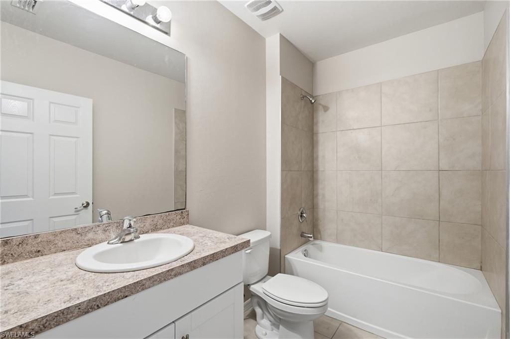 27580 Los Amigos Ln, Bonita Springs, FL 34135 Photo