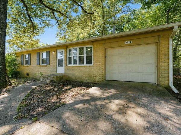 3311 Delia Lane NW, Huntsville, AL 35810