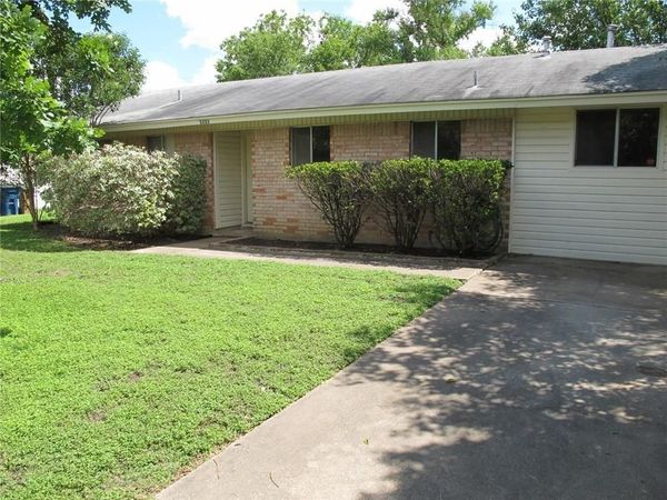 1213 S Meadows DR , Austin, TX 78758