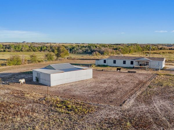 1600 County Road 465, Elgin, TX 78621