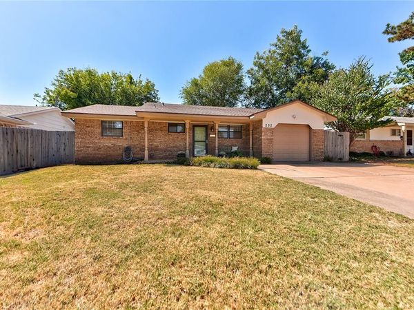 202 E Cherry Avenue, Yukon, OK 73099