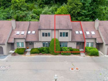 19 Twin Oaks , Unit #19, New Milford, CT 06776