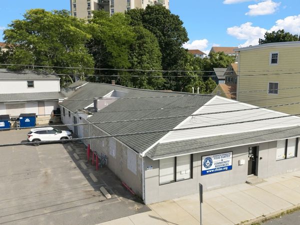 822 Eastern Ave, Fall River, MA 02723