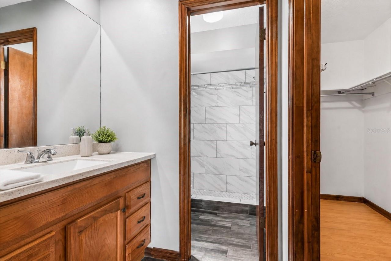 2402 Woodway Drive, Orlando, FL 32837 Photo