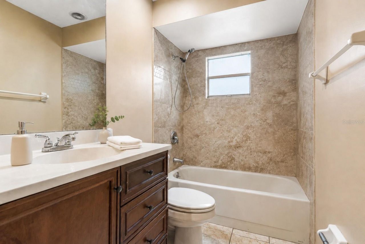 2402 Woodway Drive, Orlando, FL 32837 Photo