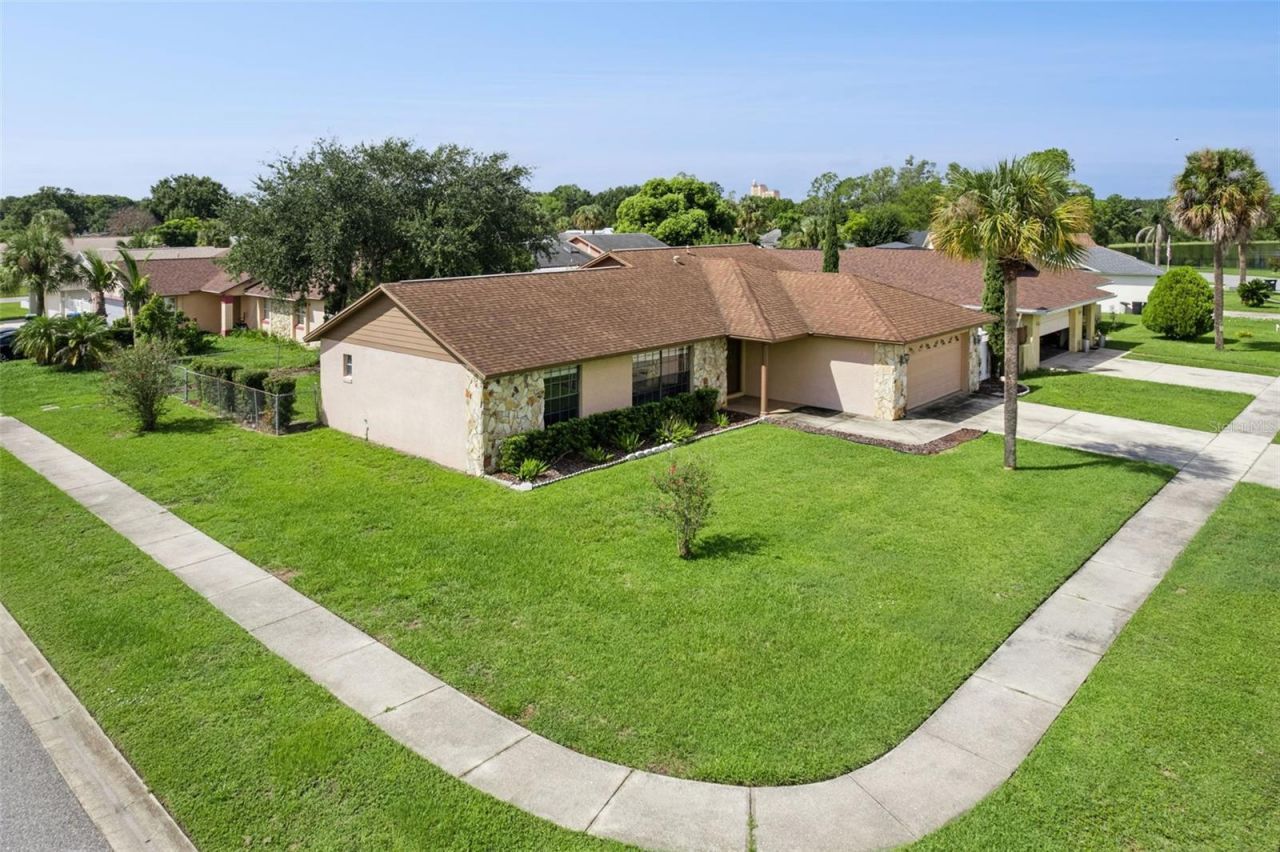 2402 Woodway Drive, Orlando, FL 32837 Photo