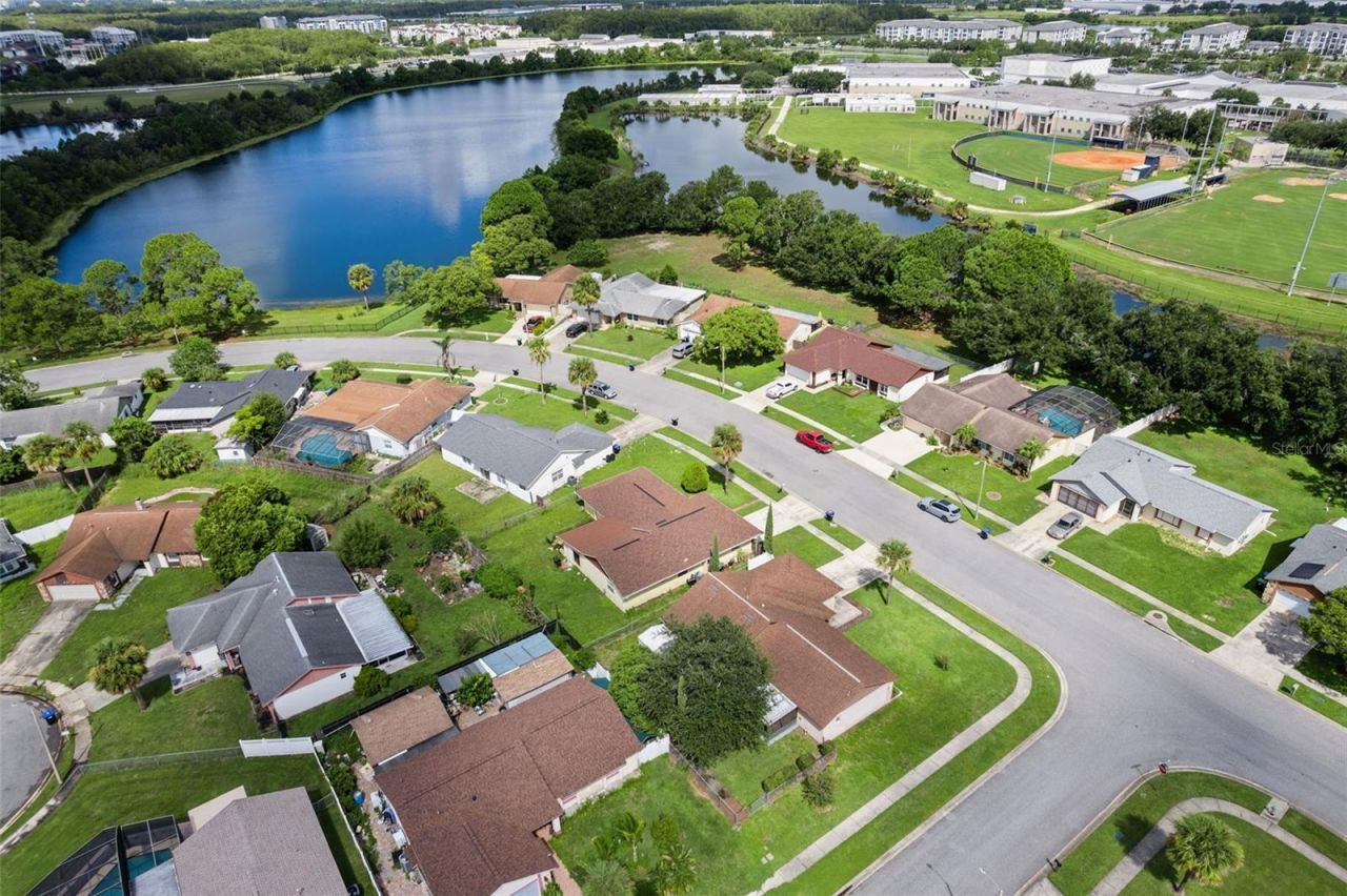 2402 Woodway Drive, Orlando, FL 32837 Photo
