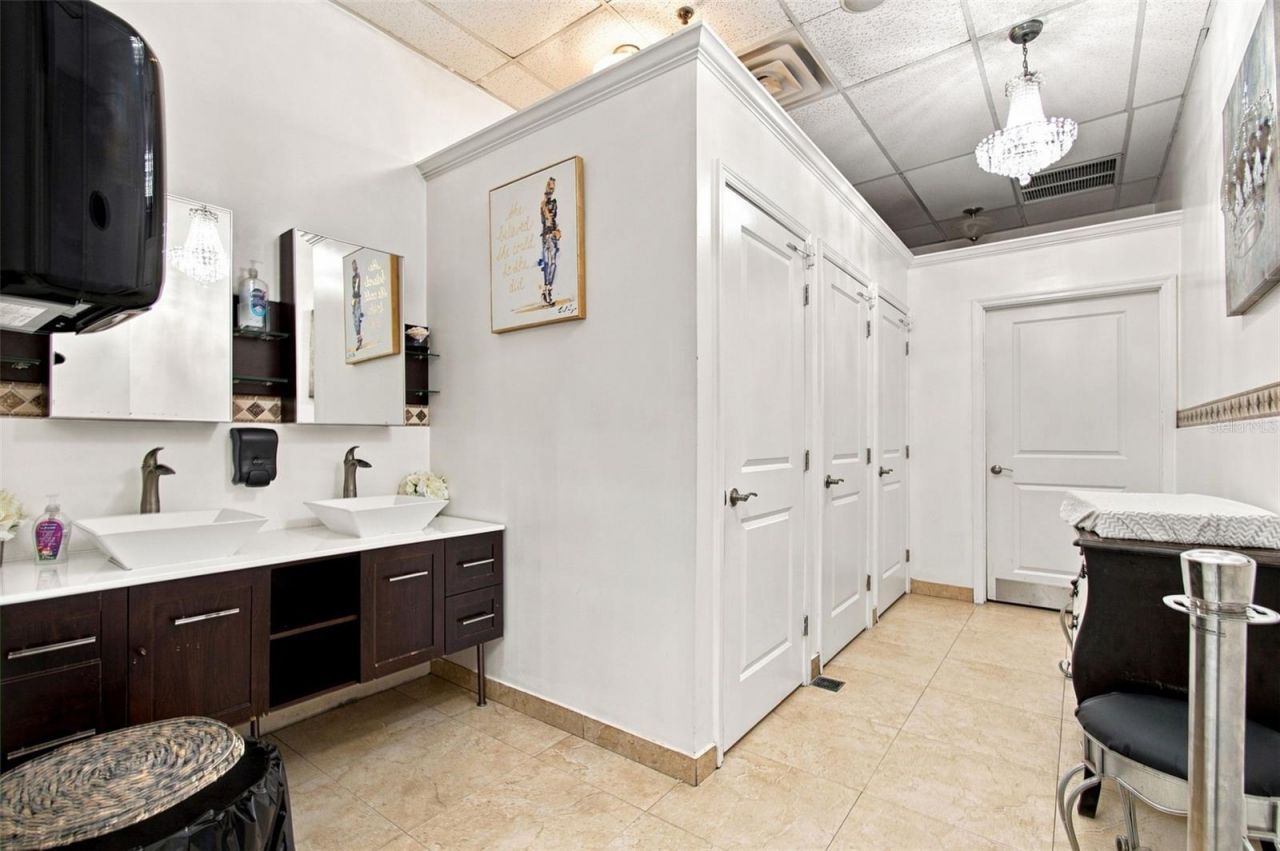 7065 Westpointe Boulevard, Unit 140, Orlando, FL 32835 Photo