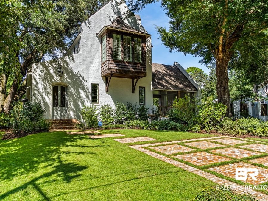 Property Image 100