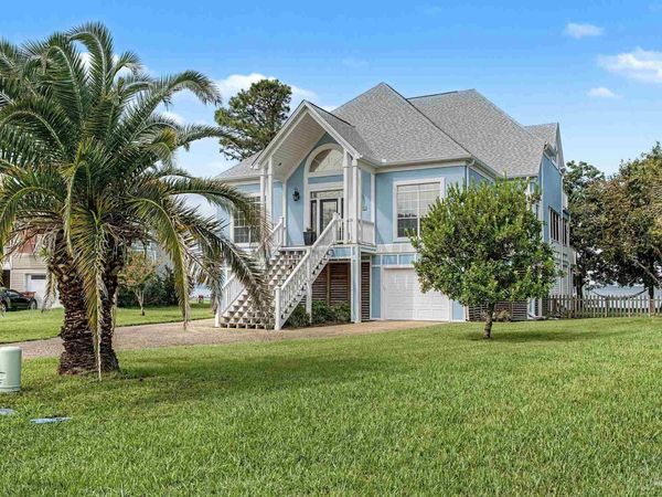 4504 N Bayside Dr, Milton, FL 32583