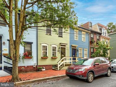 909 CAPITAL STREET , HARRISBURG, PA 17102