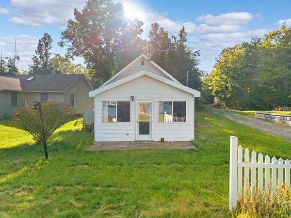 17131 Paradise Cove Road, Alpena, MI 49707