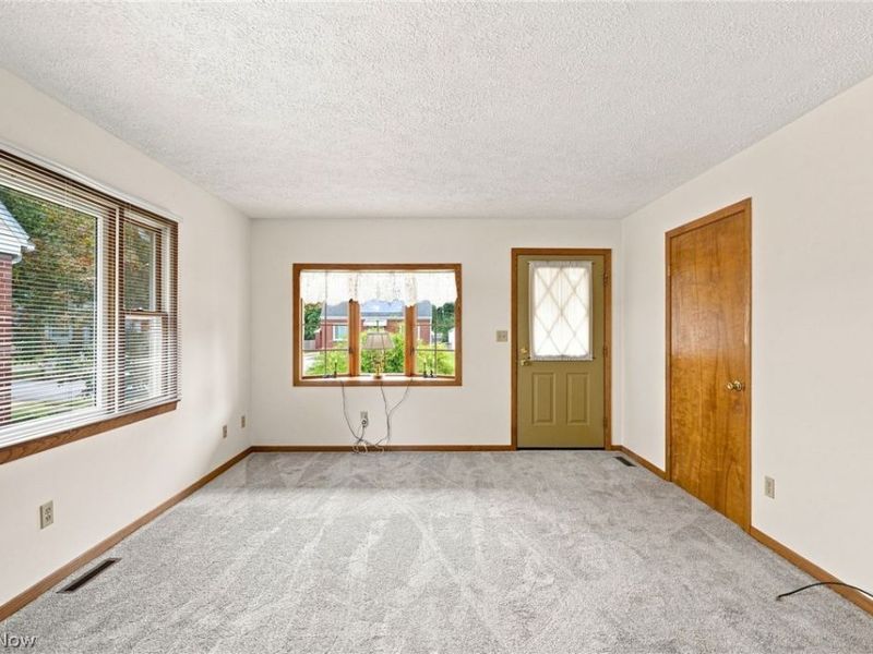 40 Davenport Avenue, Akron, OH 44312 Photo 5