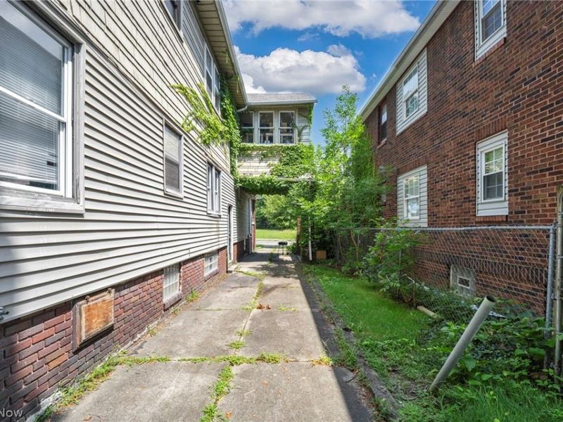 382 Madison Avenue, Akron, OH 44320 Photo 6